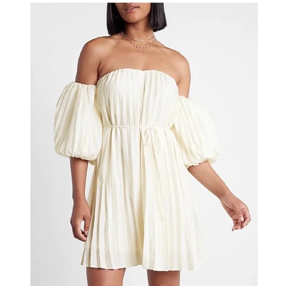 Express Pleated Off The Shoulder Mini Dress In Swan Size XS - Picture 1 of 14